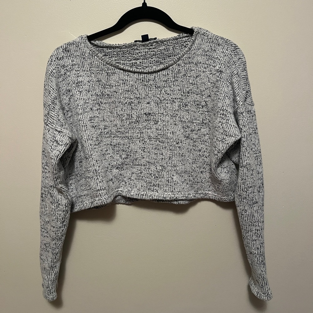American eagle light grey/black cropped sweater